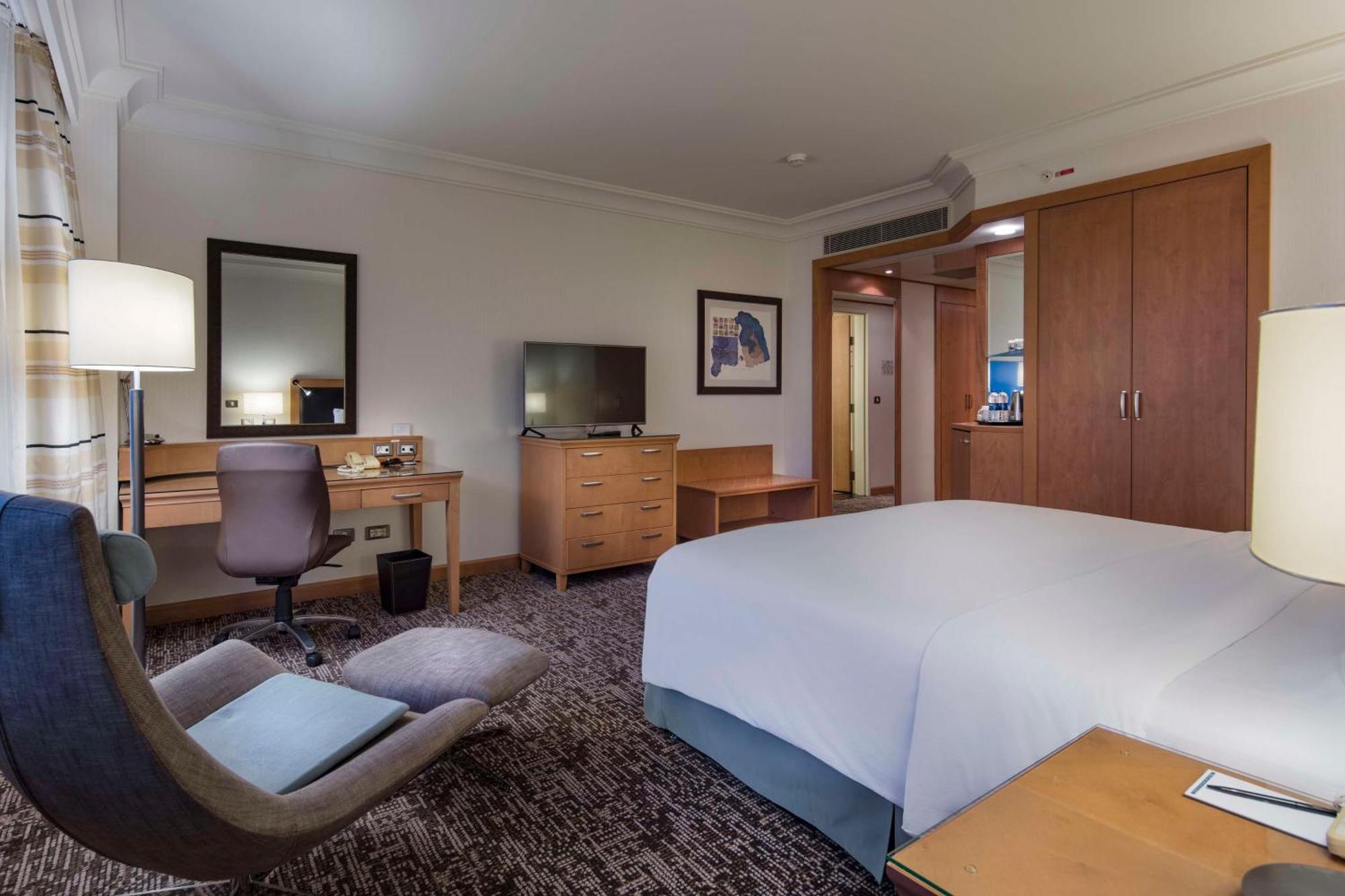 Adana Hiltonsa Hotel Exterior photo